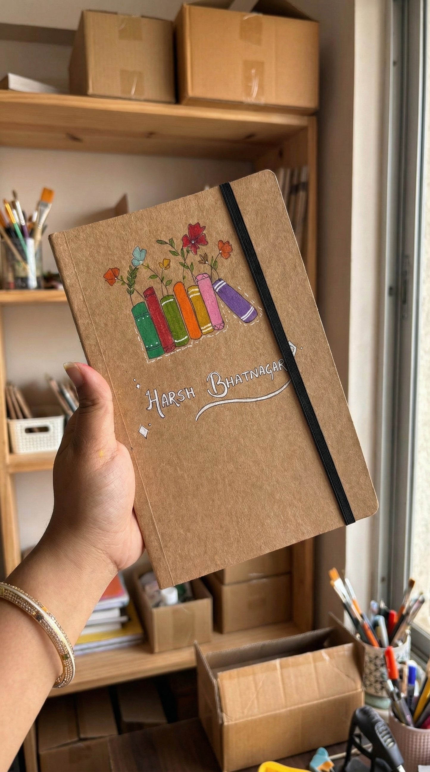 भूरे रंग के कवर वाली नोटबुक, अनुकूलन योग्य