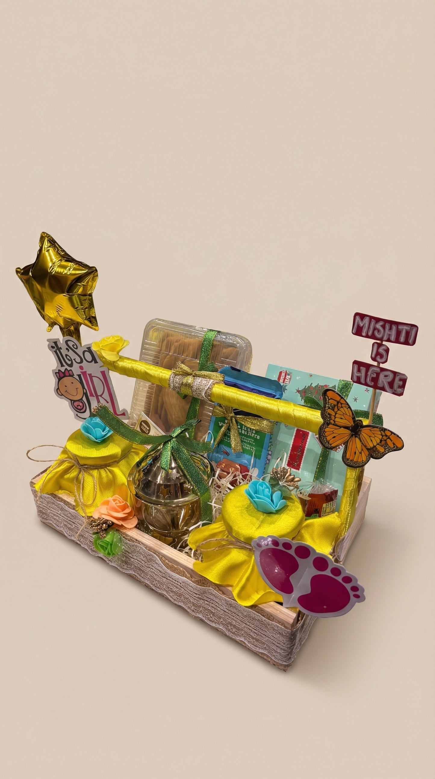 Baby announcement hamper 1